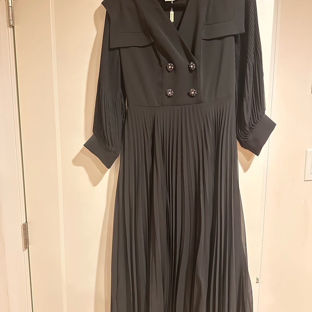 Elegant Black Pleated Dress